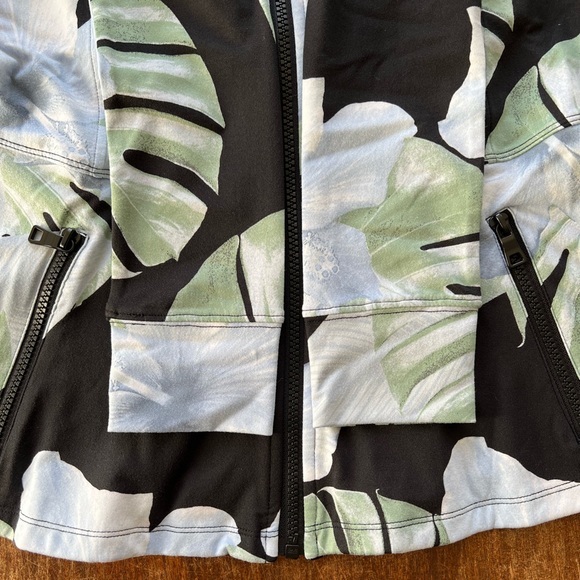 NWOT TA Tracy Anderson G.I.L.I. Zip Front Peplum Jacket Black Palm - Picture 9 of 11